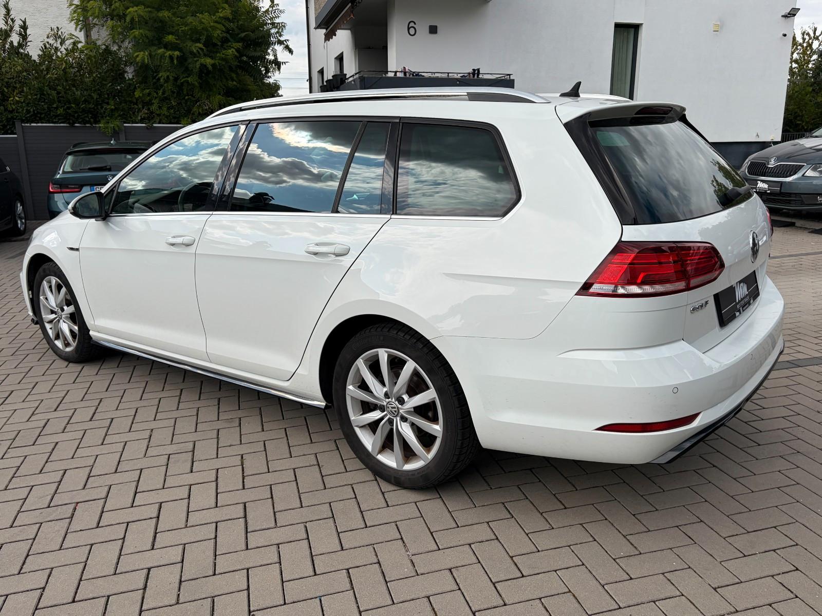 Volkswagen Golf VII Var Highline R Line*Pano*Kamera*ACC