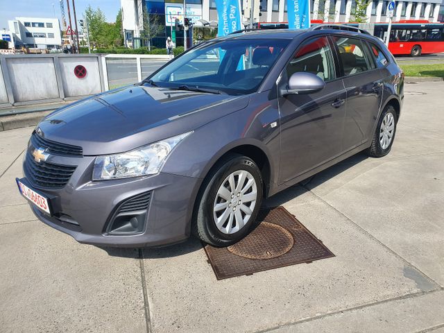 Chevrolet Cruze Station Wagon LS+ Tüv Neu