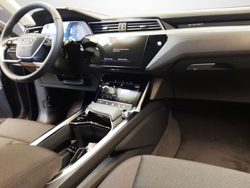 Audi Q8 e-tron - 9