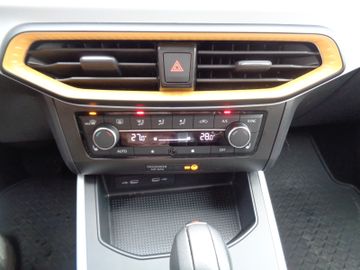 Bild 17 Seat Arona Style 1.0TSI DSG PDC SHZ DCP SML BT SR/WR