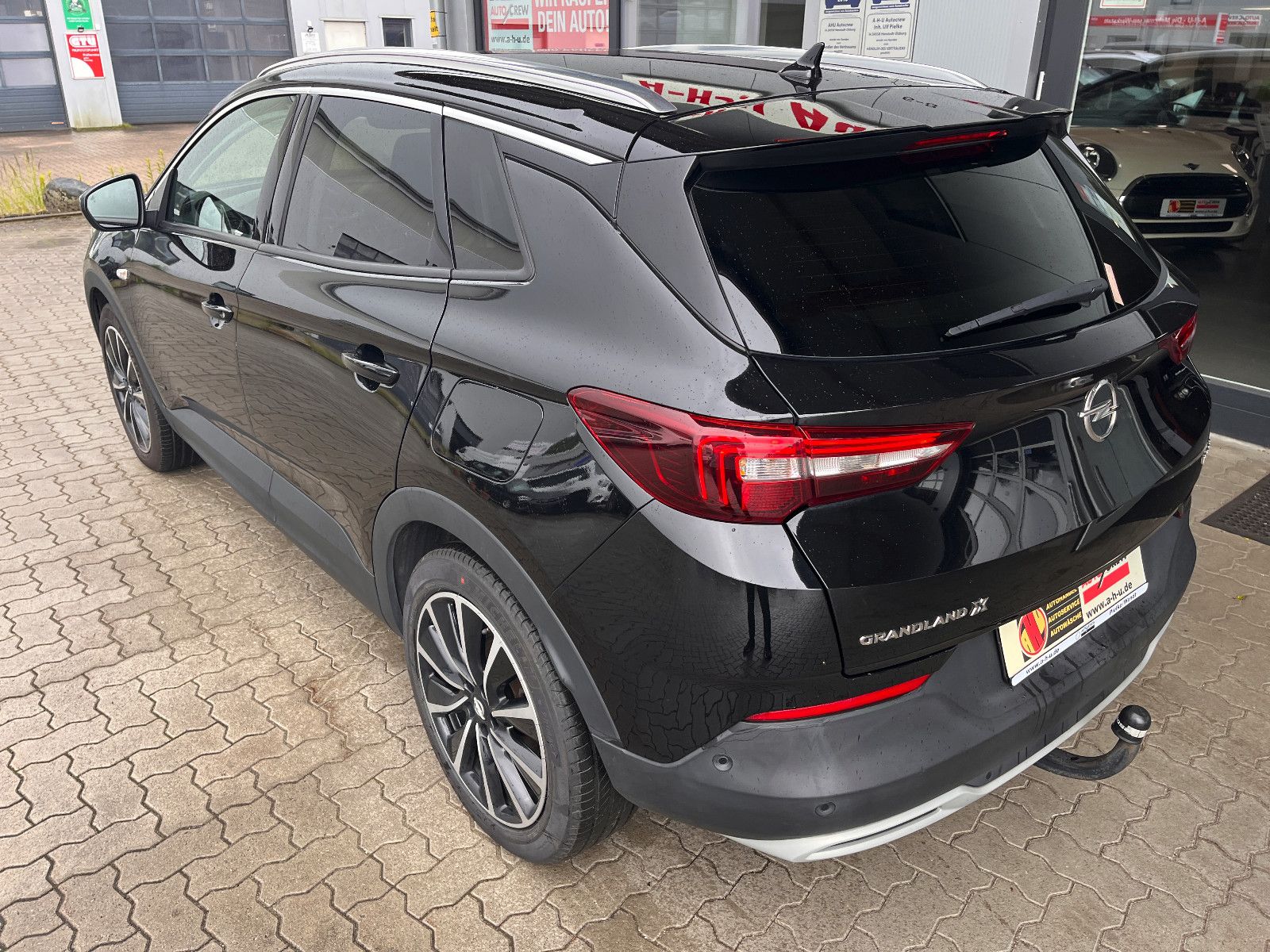Fahrzeugabbildung Opel Grandland (X) Ultimate 1.6 Hybrid