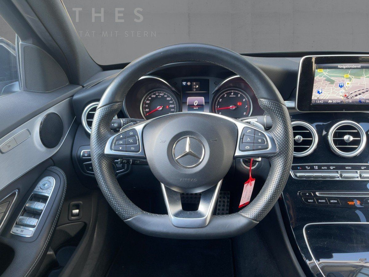 Fahrzeugabbildung Mercedes-Benz C 300 T-Modell AMG/LED/Distronic/Kamera