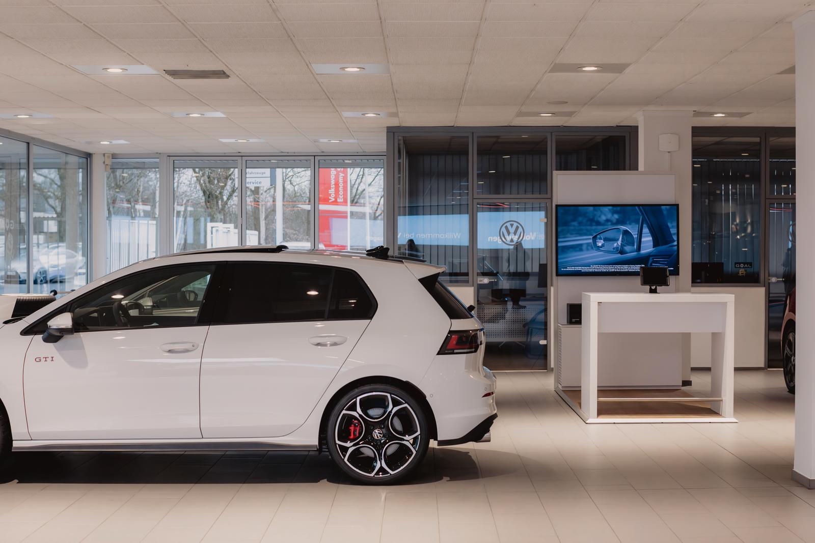 showroom-image-top