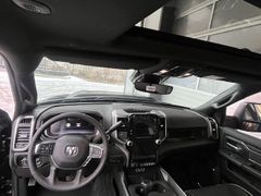 DODGE RAM 2500 Laramie Night Crew Cab 6.7HO 8 Gang