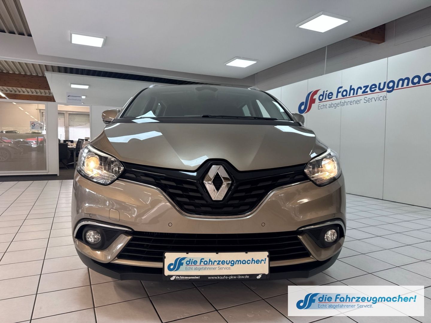 Fahrzeugabbildung Renault Scenic IV Grand Experience 1.5 dCi  DAB Keyless