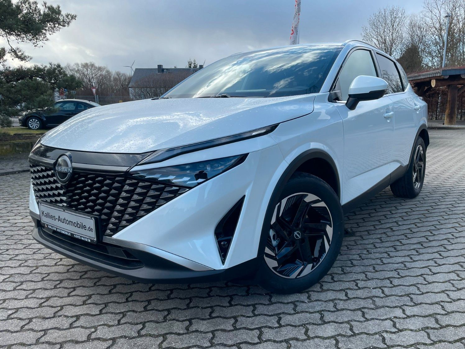 Fahrzeugabbildung Nissan Qashqai 1.3 DIG-T MHEV AT N-Connecta WINTERPAKET