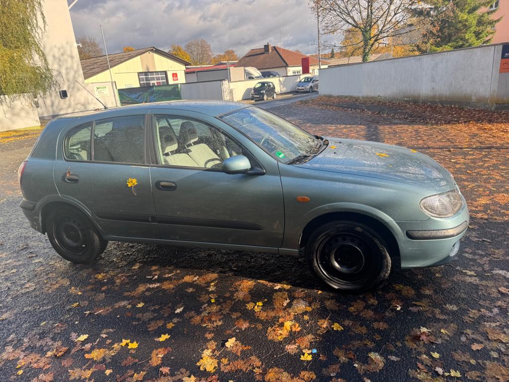 Nissan Almera