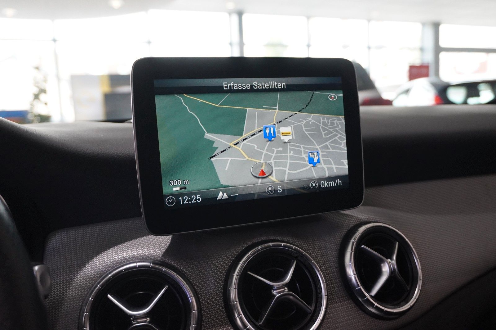 Fahrzeugabbildung Mercedes-Benz CLA 200 SB URBAN 7G-DCT NAVI/LED/PANO./SHZ/SPORT