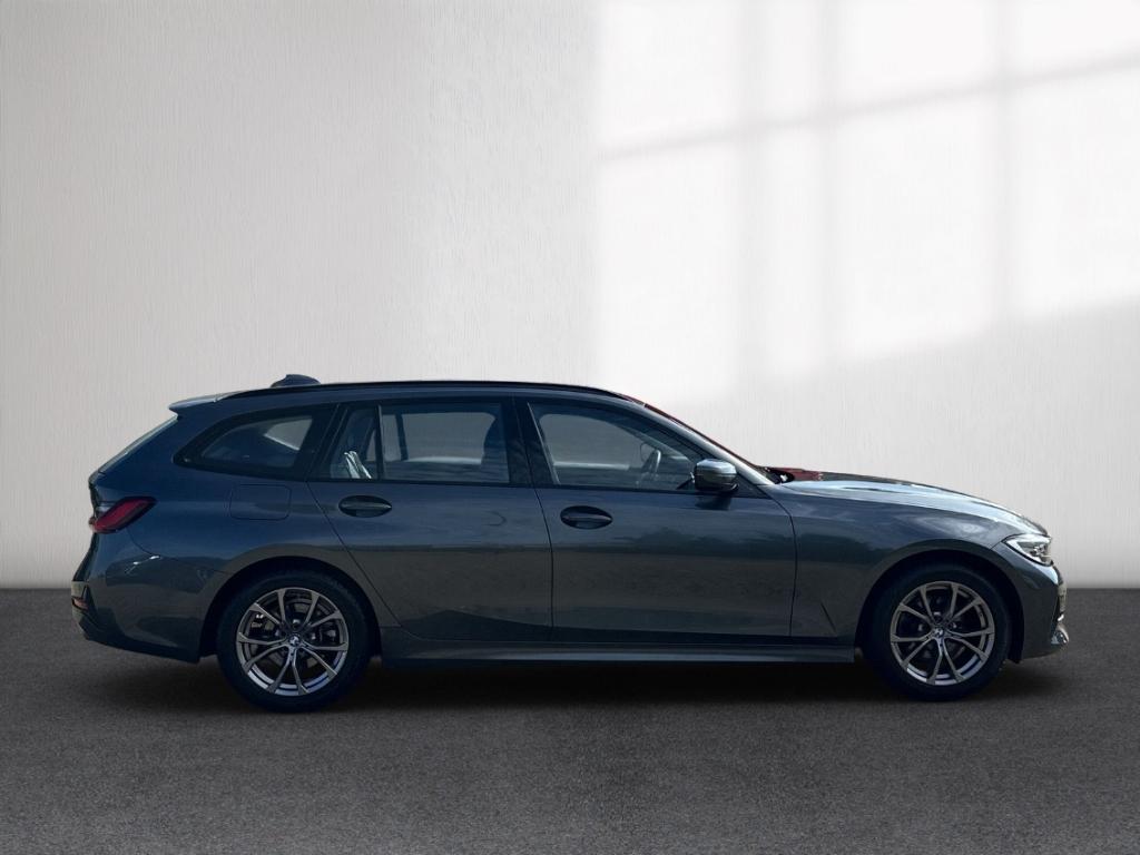 BMW 320 iA Touring SportLine ACC LED SHZ Navi PDCv+h