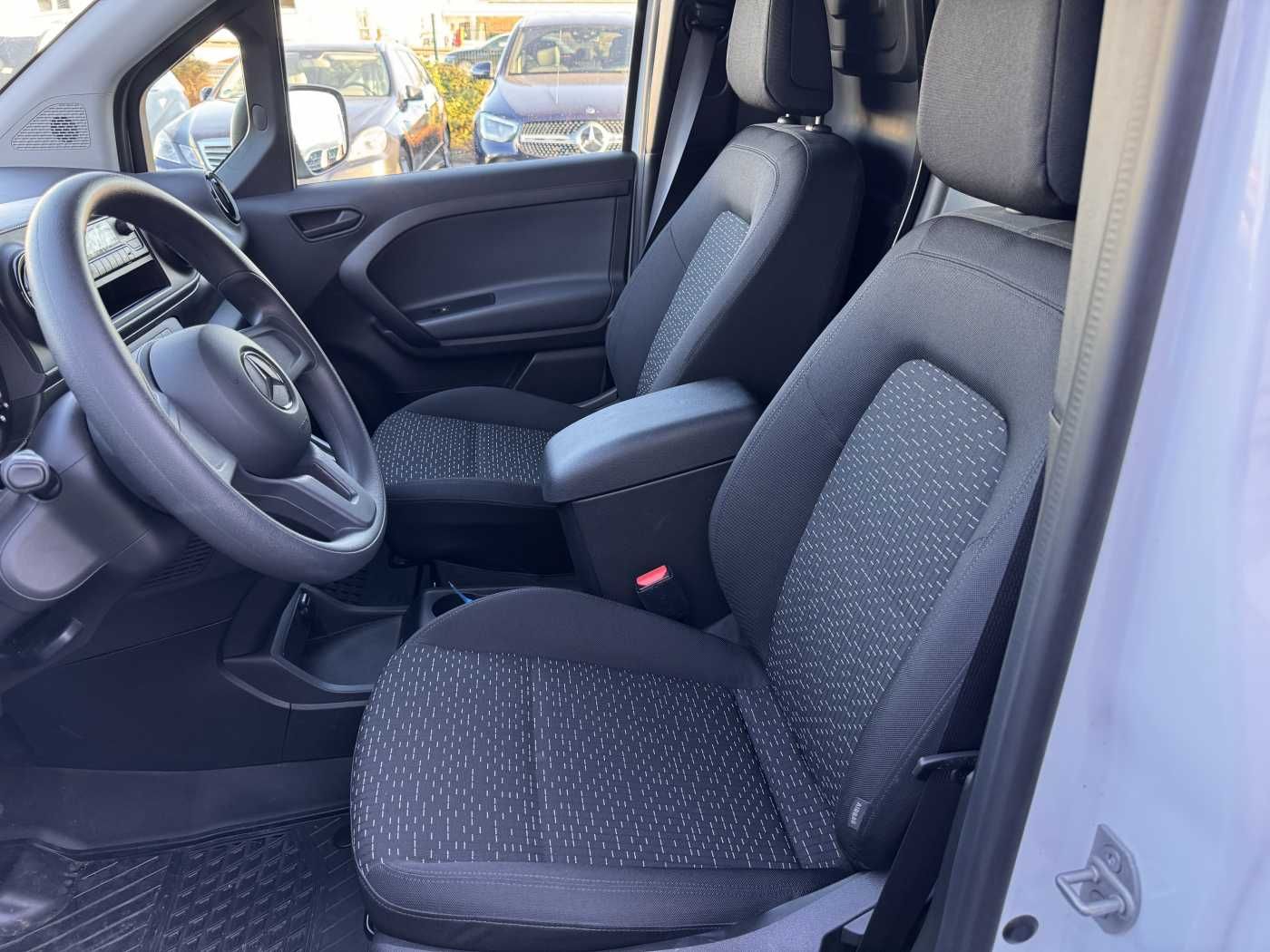 Fahrzeugabbildung Mercedes-Benz eCitan Klima Park-Paket