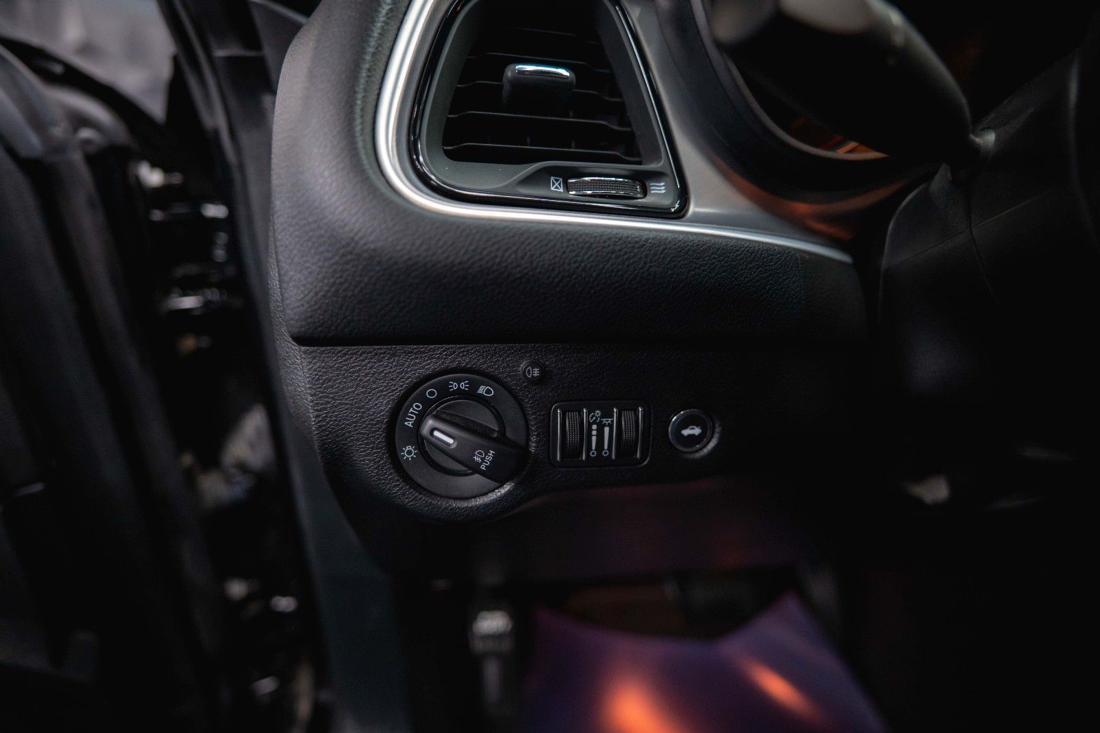 Fahrzeugabbildung Dodge Challenger 5.7 V8 R/T SRT WIDE BODY *LED*19%*