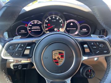 Porsche Cayenne - 9