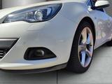 Opel Astra GTC Innovation 1.4 T. Navi 600 Parkpilot v - Opel Astra mit Benzin-Antrieb: Weiß
