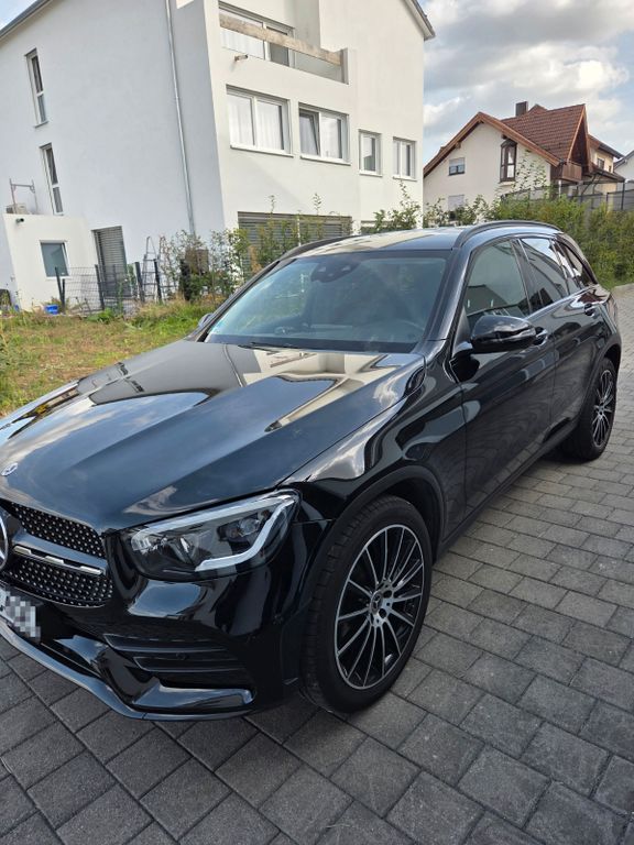 Image of Mercedes-Benz GLC 300