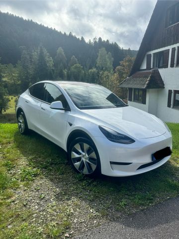 Tesla Model Y Long Range AWD  - MwSt. ausweisbar 