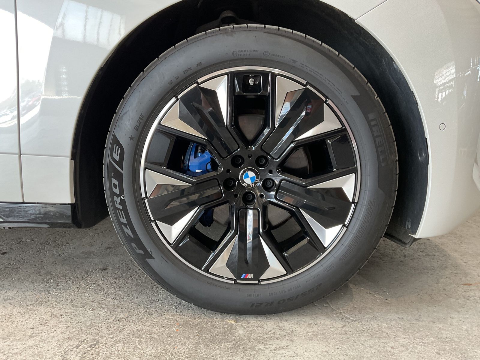 BMW iX - Bild 13