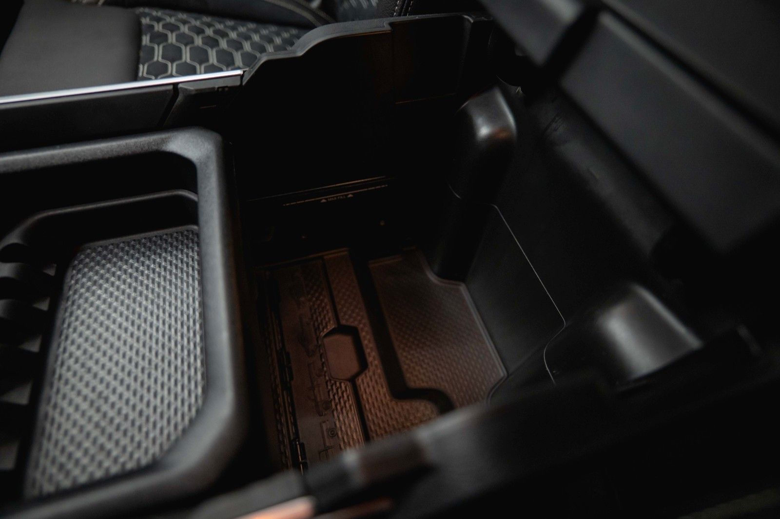 Fahrzeugabbildung Dodge RAM 5.7 V8 HEMI 4x4 OFFROAD NightPaket AXLE LOCK