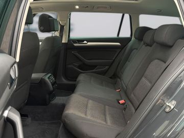 Volkswagen Passat Variant - 9