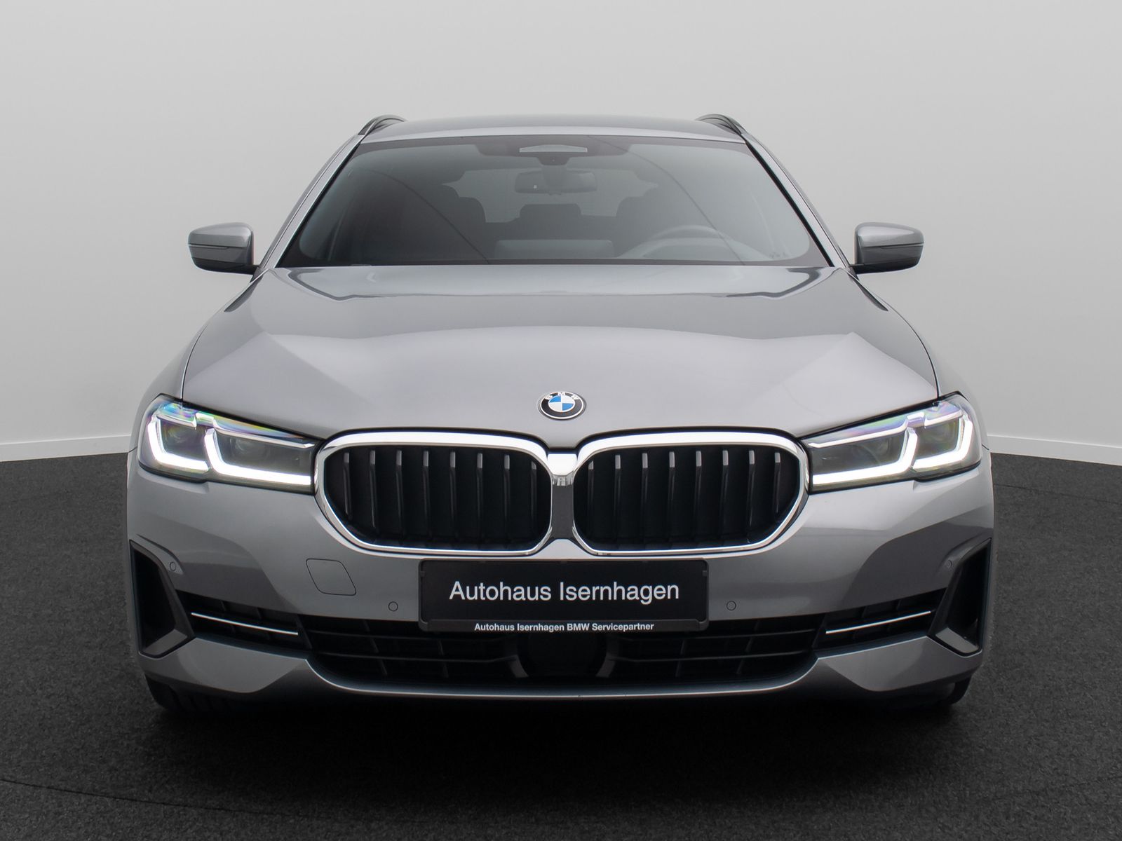 Fahrzeugabbildung BMW 520d xD Kamera HUD DAB AHK Alarm ACC Laser Sport