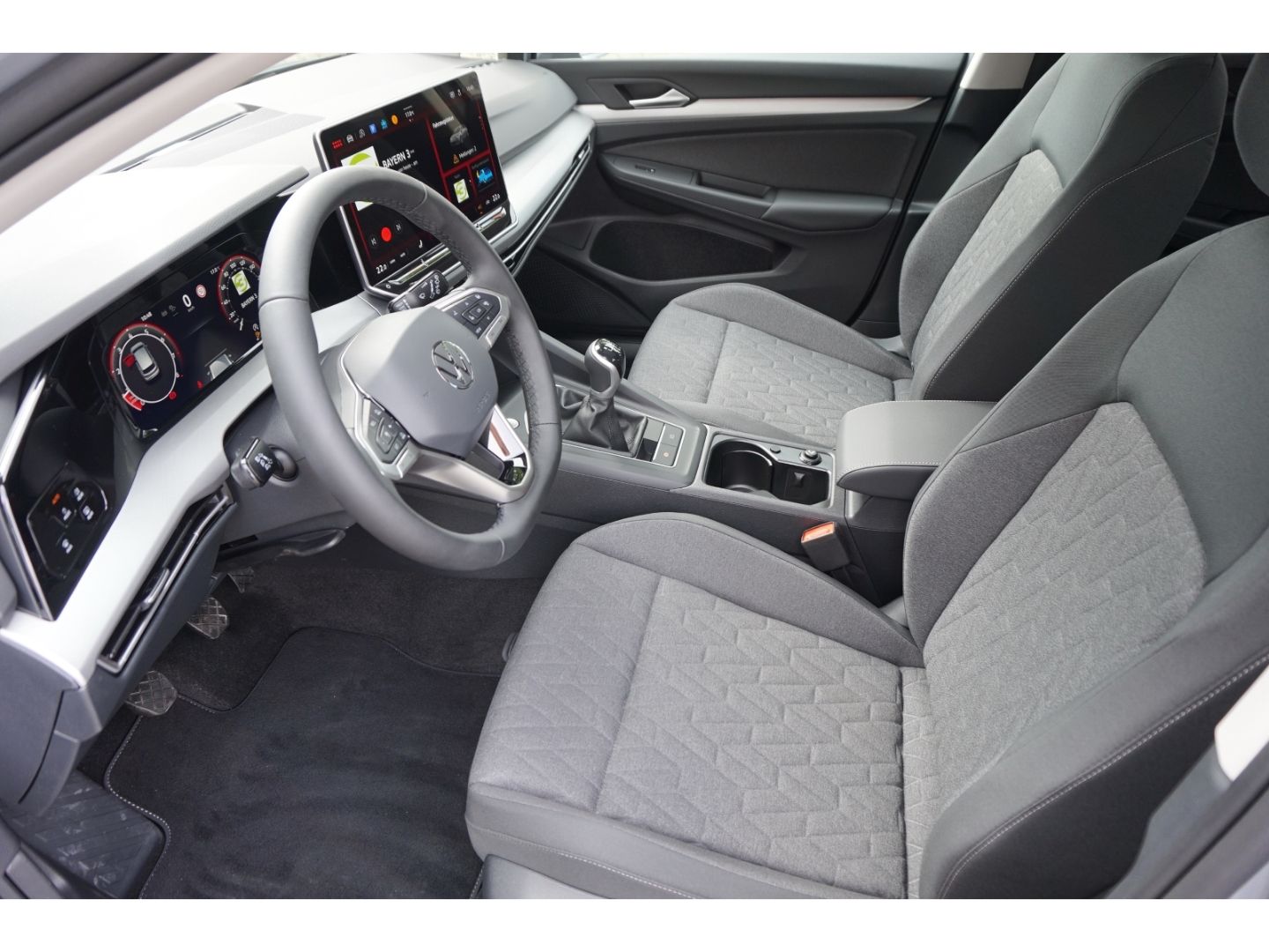 Golf VIII 1.5 TSI Life *AHK*PANO*ShZ*PDC*