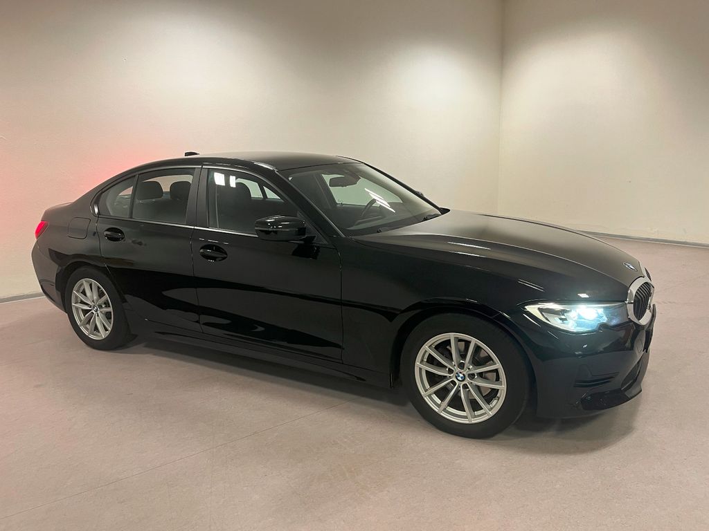 Image of BMW 320