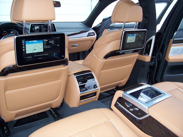 BMW 745Le xDrive M Sportpaket 3xTV/B&amp;W/SkyPano/Laser