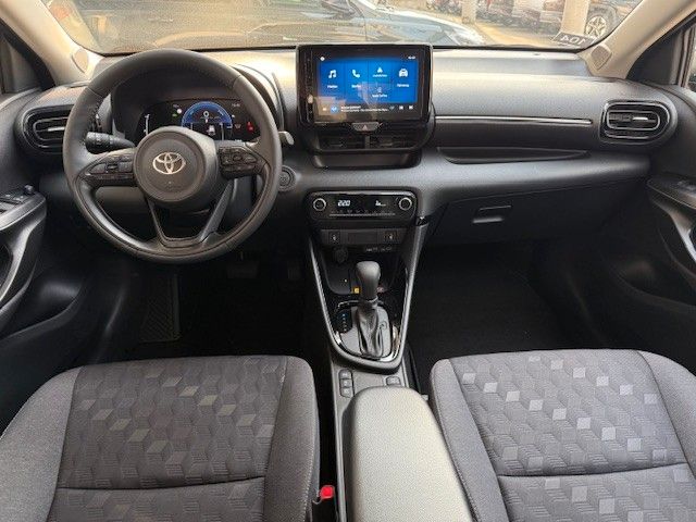 Fahrzeugabbildung Toyota Yaris Teamplayer 1.5l Hybrid 116PS Automatik!