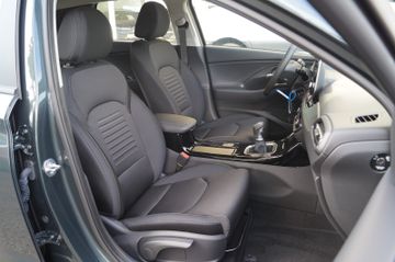 Hyundai i30 1.5 DPI NAVI-LED-KAMERA-SHZG-PDC-