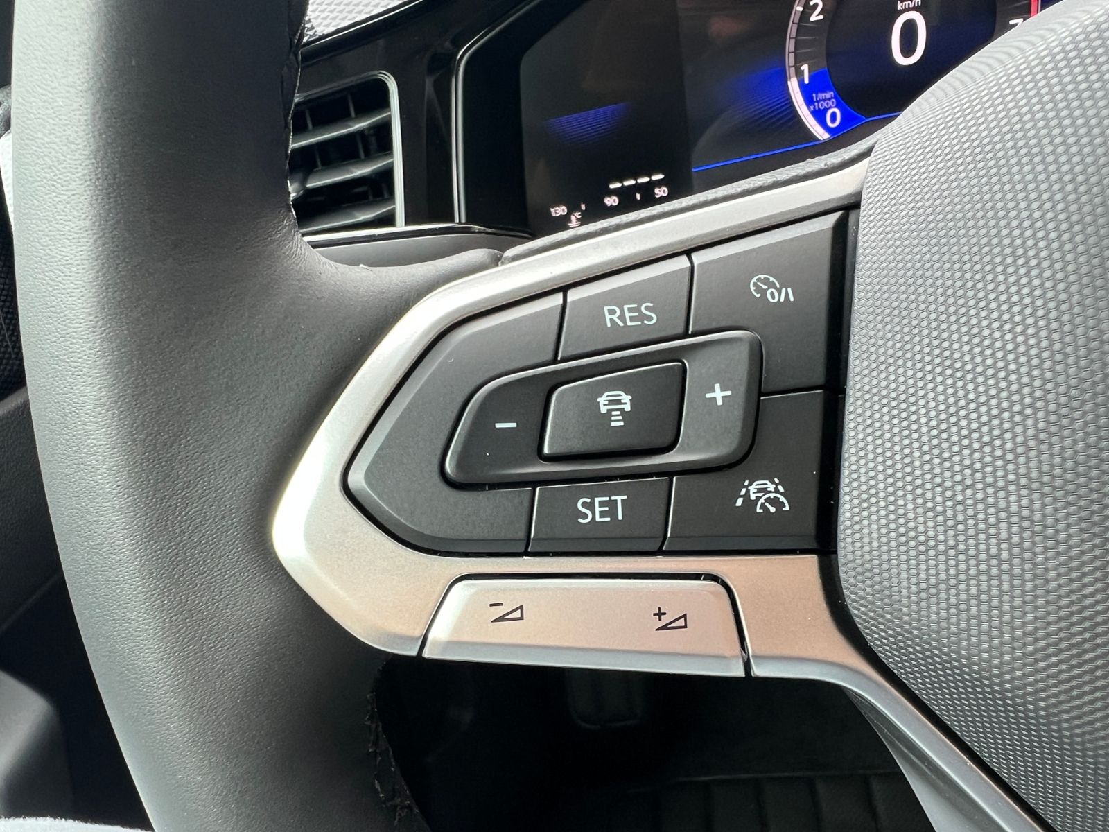 Fahrzeugabbildung Volkswagen Polo Life 1.0 TSI *LED,ACC,Ready2Discover,Kamera