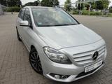 Mercedes-Benz B 180 B -Klasse B 180,Navi,PDC,P-Dach,Leder - Mercedes-Benz B 180 aus 2012