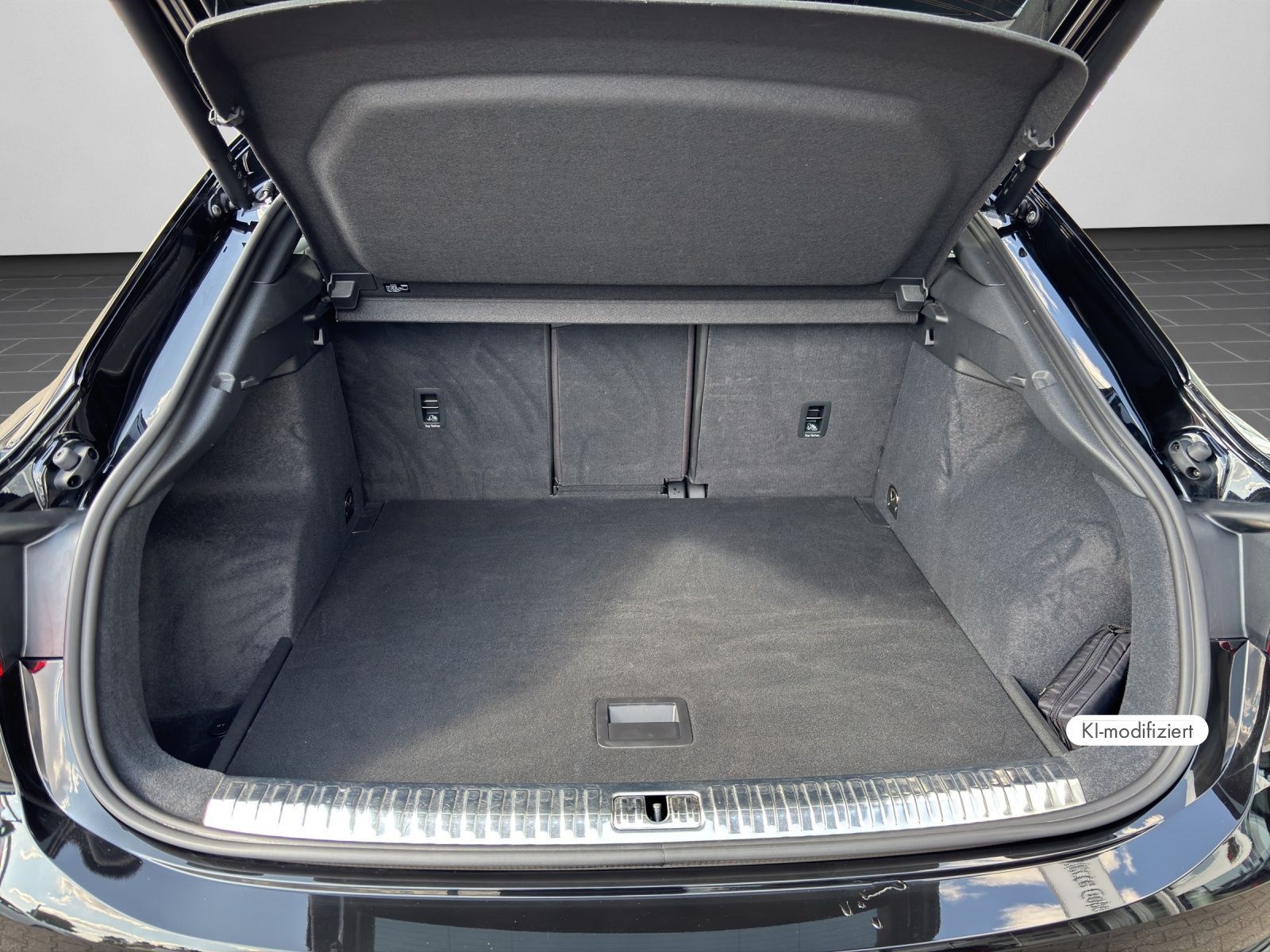 Audi RSQ3 - Bild 16