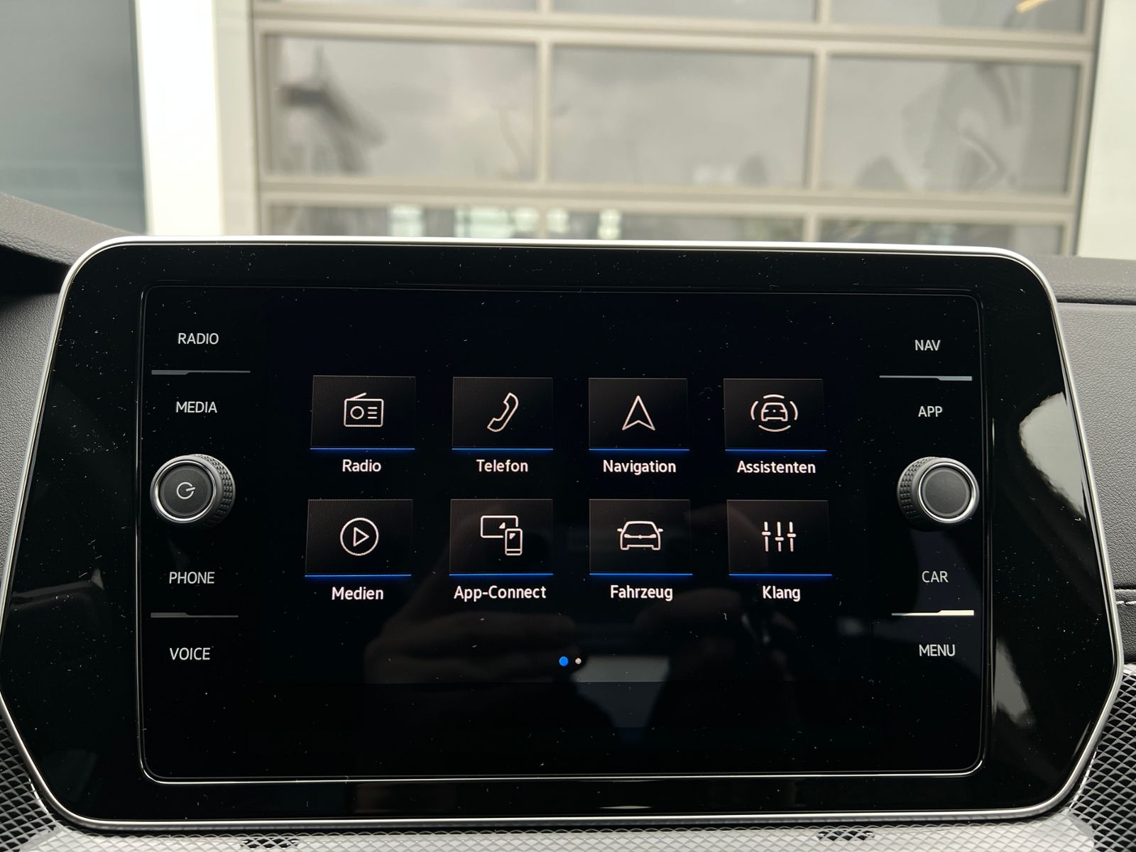 Fahrzeugabbildung Volkswagen T-Cross R-Line 1.5 TSI DSG *AHK, IQ.LIGHT, ACC,