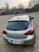 Opel Astra J 1,4 Turbo Benziner - Opel Astra aus 2010: Turbo