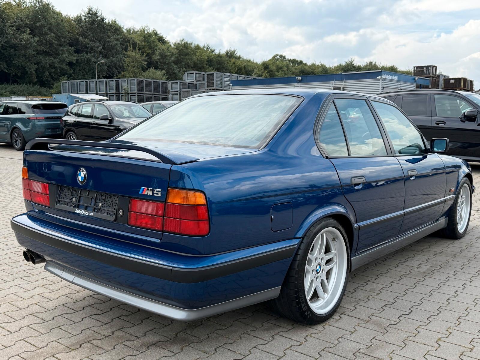 BMW M5 3.8 6 gang AVUS BLAU, 1 of 404