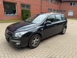 Hyundai i30 CW blue 1.4 Classic - Hyundai i30 aus 2010: I30cw