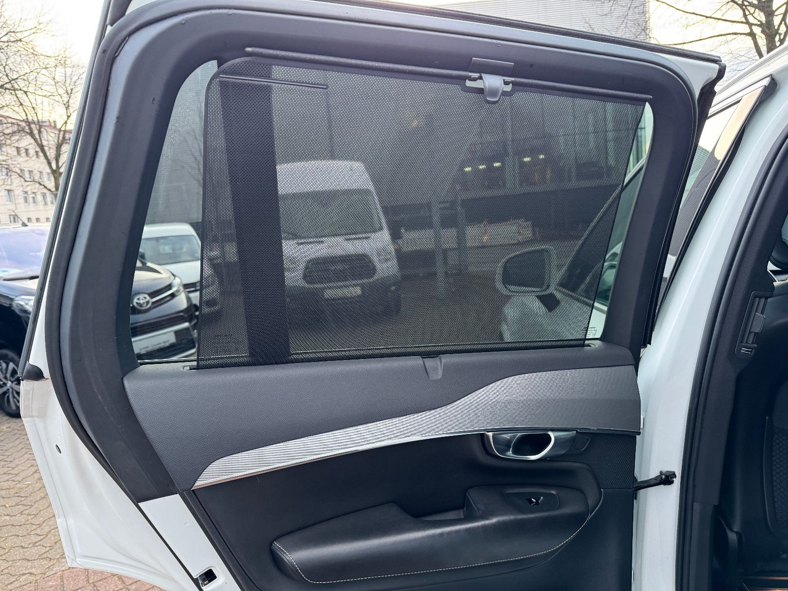 Fahrzeugabbildung Volvo XC90 INSCRIPTION AWD PANO HUD SITZKLIMA MEMORY