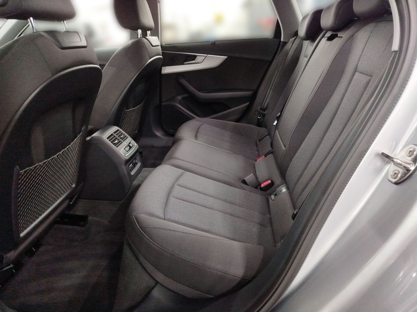Audi A4 - Bild 11