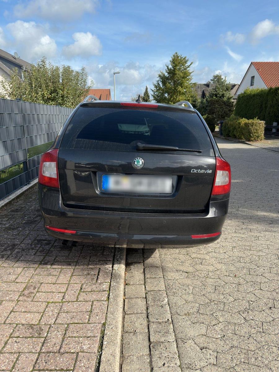 Skoda Octavia 2012 — engine 140 HP (103kW)