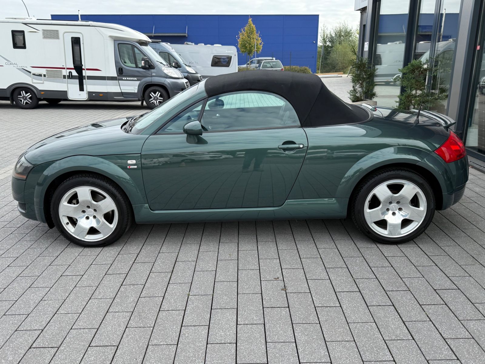 Fahrzeugabbildung Audi TT Roadster 1.8T quattro S-Line CABRIO LEDER SHZ