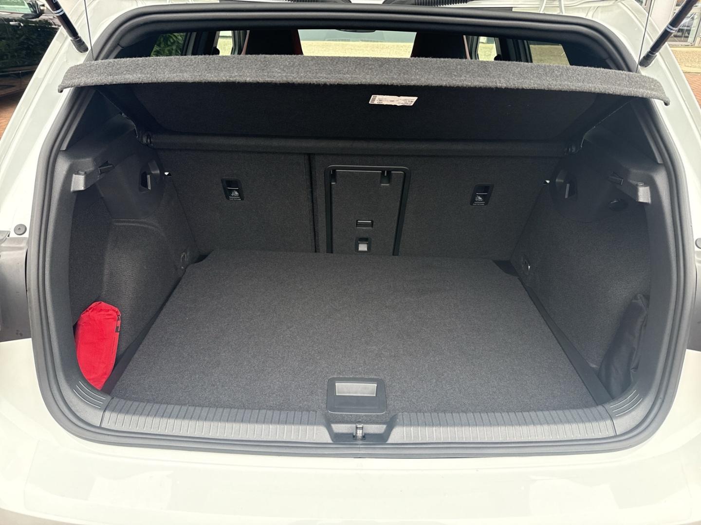 Volkswagen Golf VIII GTI 2,0 TSI DSG 19'' Estoril Kamera Le, миниатюра 15