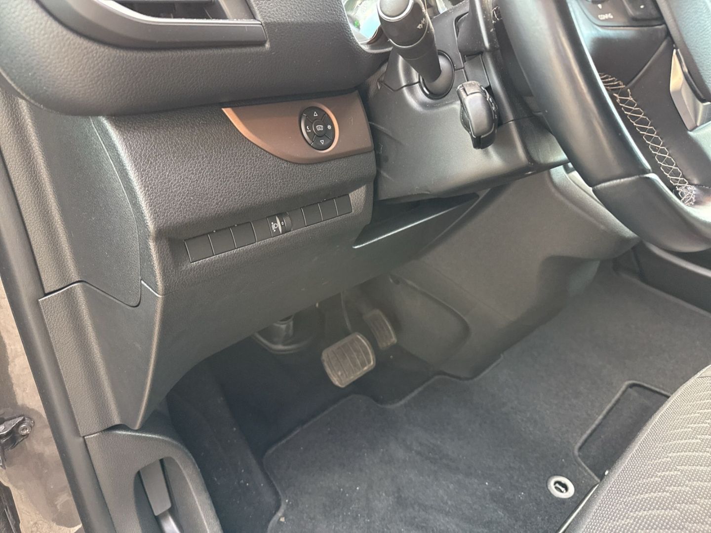 Fahrzeugabbildung Crosscamp Camper Van Flex Faltdach HUD StandHZG AHK-abnehm