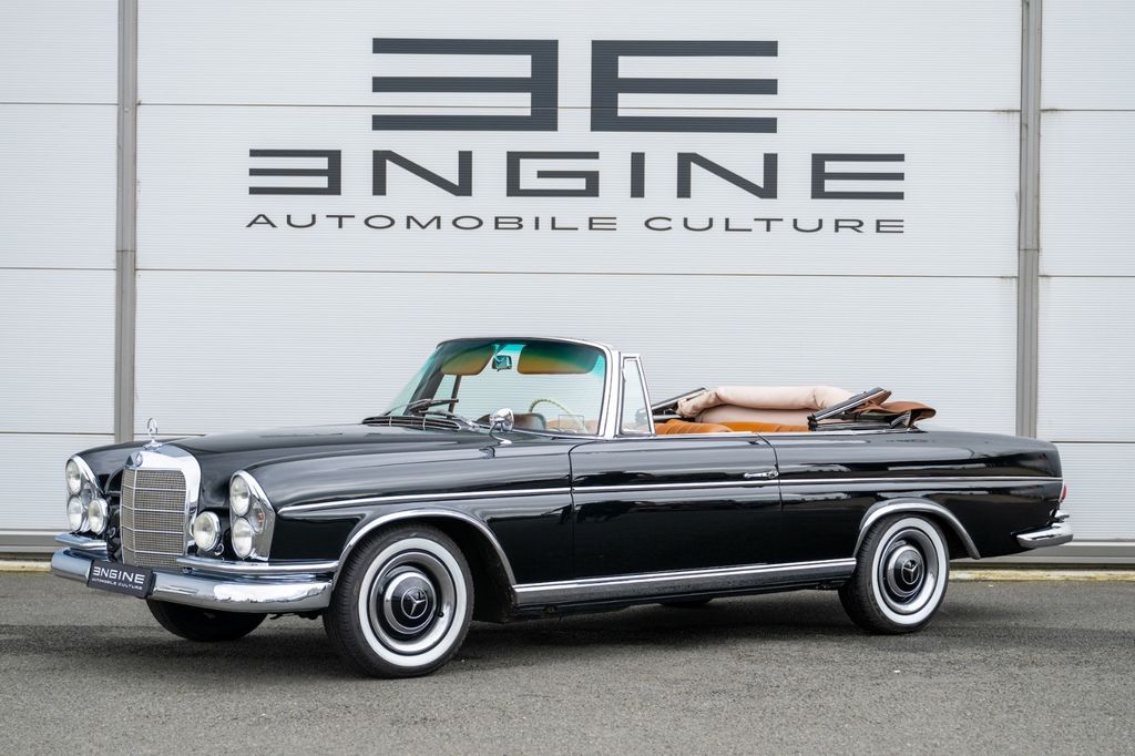 Mercedes-Benz 220