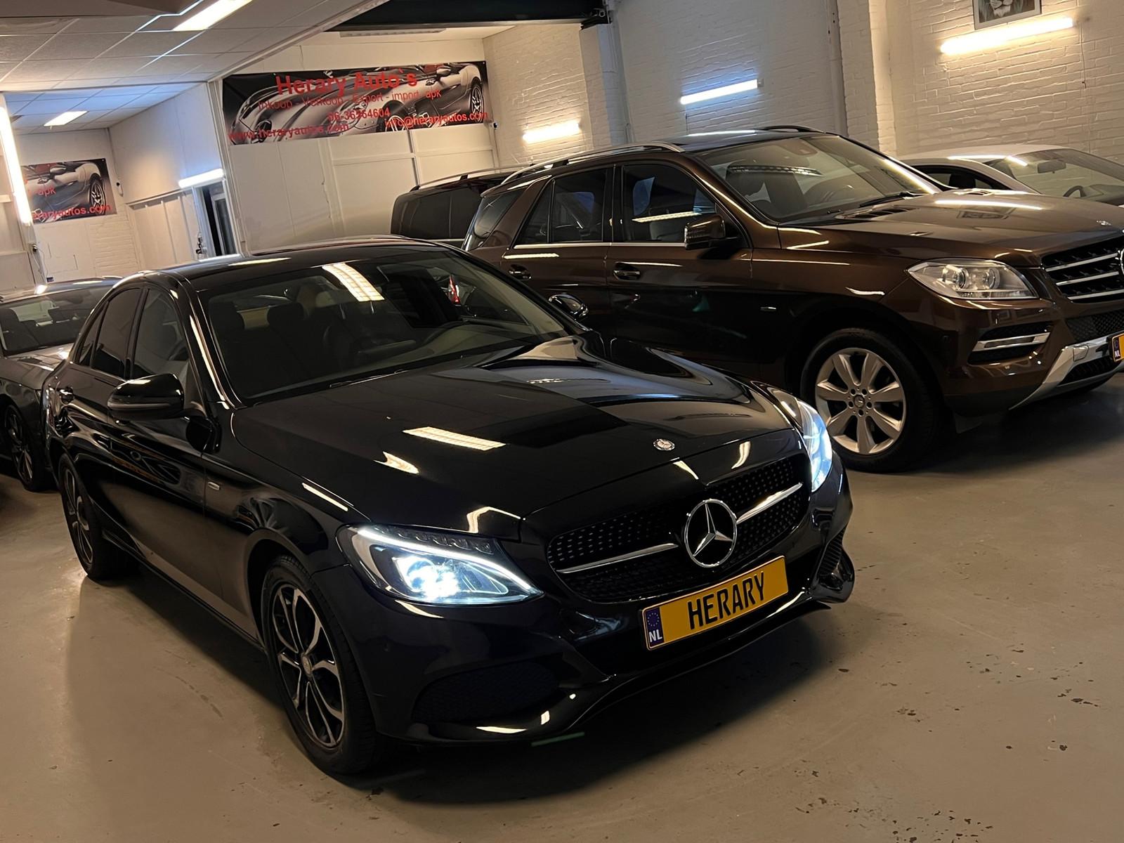 Mercedes-Benz C-klasse 200 CDI SEDAN AMG NIGHT PAKKET BJ-17 LE