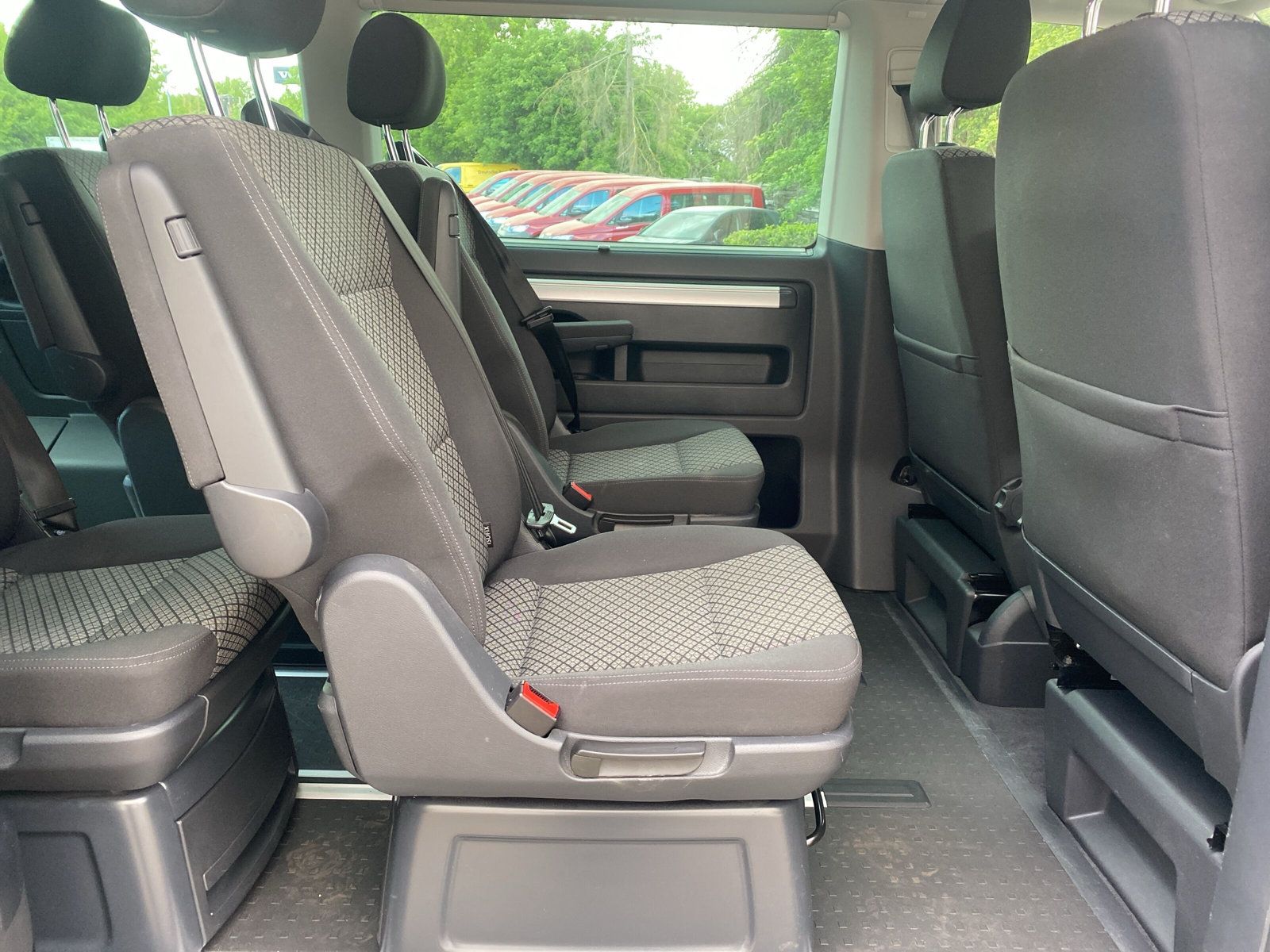 Fahrzeugabbildung Volkswagen T6 Multivan T6.1 2.0 TDI Trendline AHK