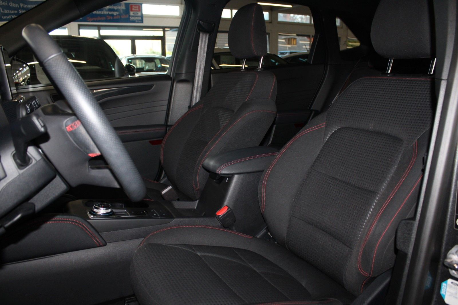 Fahrzeugabbildung Ford Kuga 2.5 PHEV ST-Line Aut. NAVI CAM WinterPaket