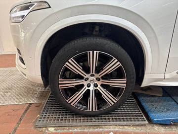Volvo XC90 - 11