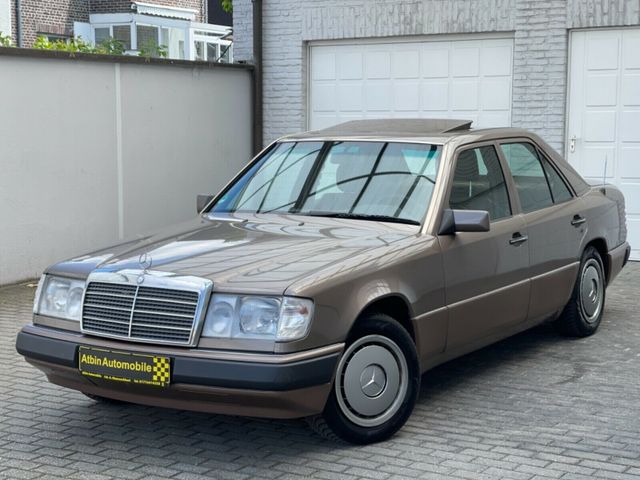 Mercedes-Benz E 230 Benzin und LPG Automatik Schiebedach