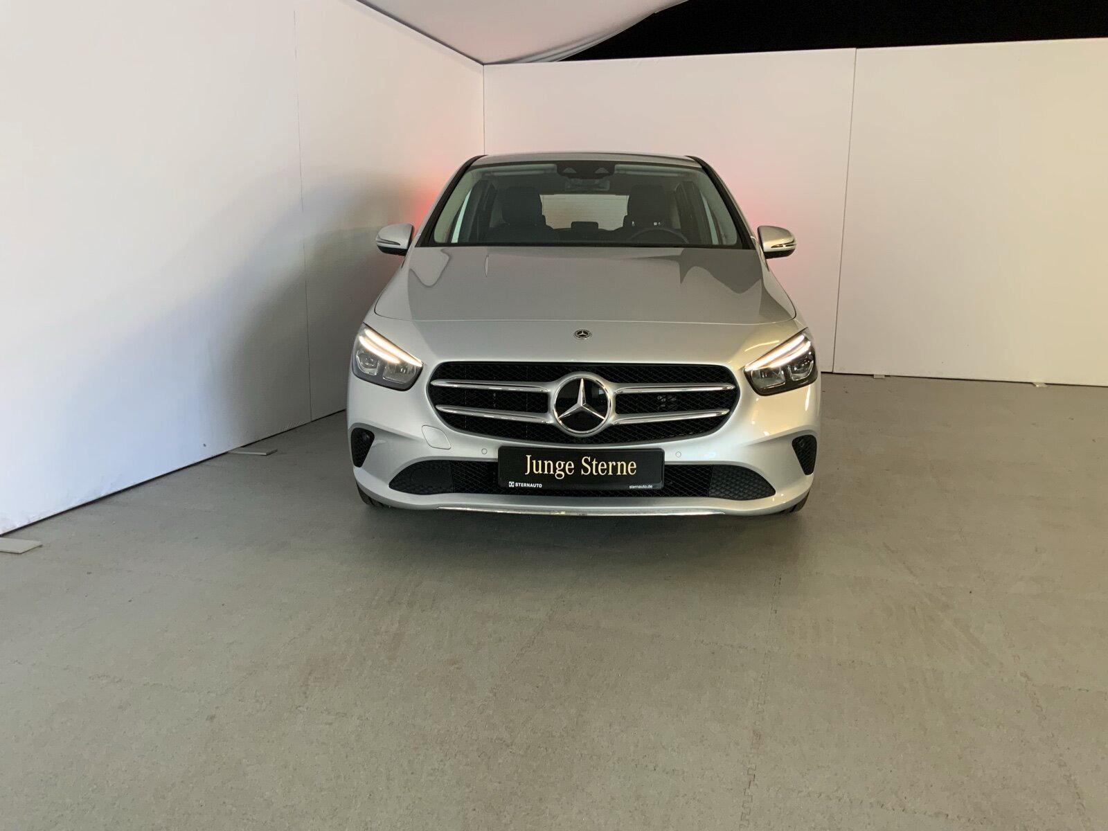 Mercedes-Benz B 250 e Style LED Tempomat Apple CarPlay