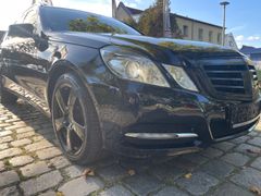 Fahrzeugabbildung Mercedes-Benz E 300 T CDI BlueEfficiency*Distronic*Airmatic*