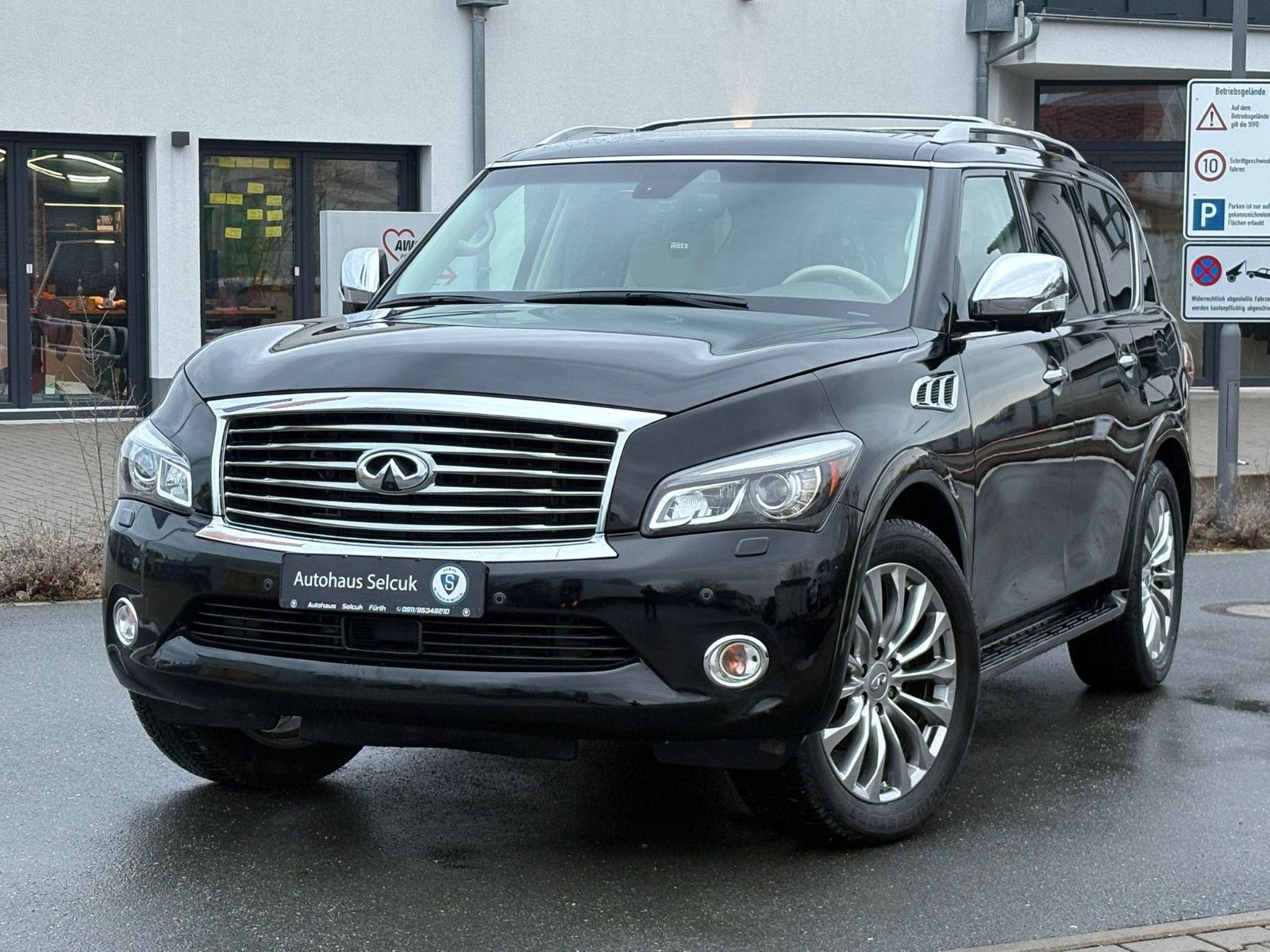 INFINITI QX80